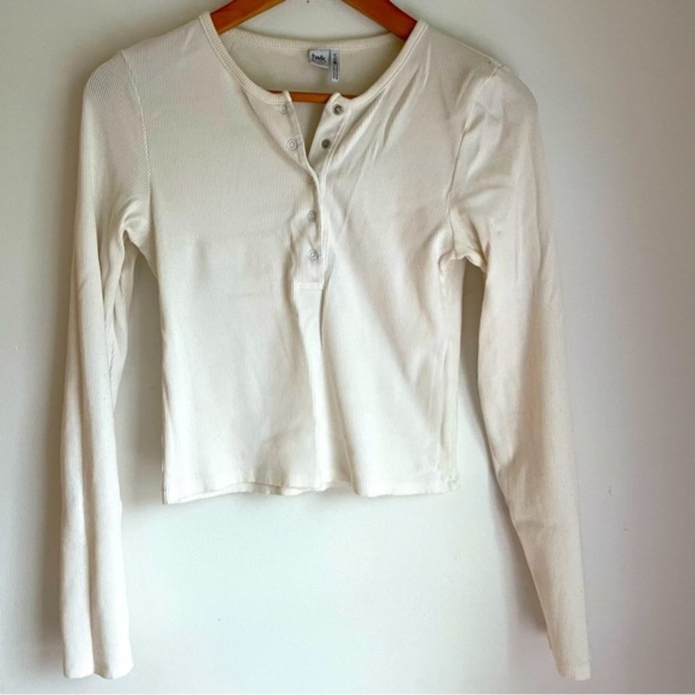 Twik Snap Button Cropped Fitted Henley size L